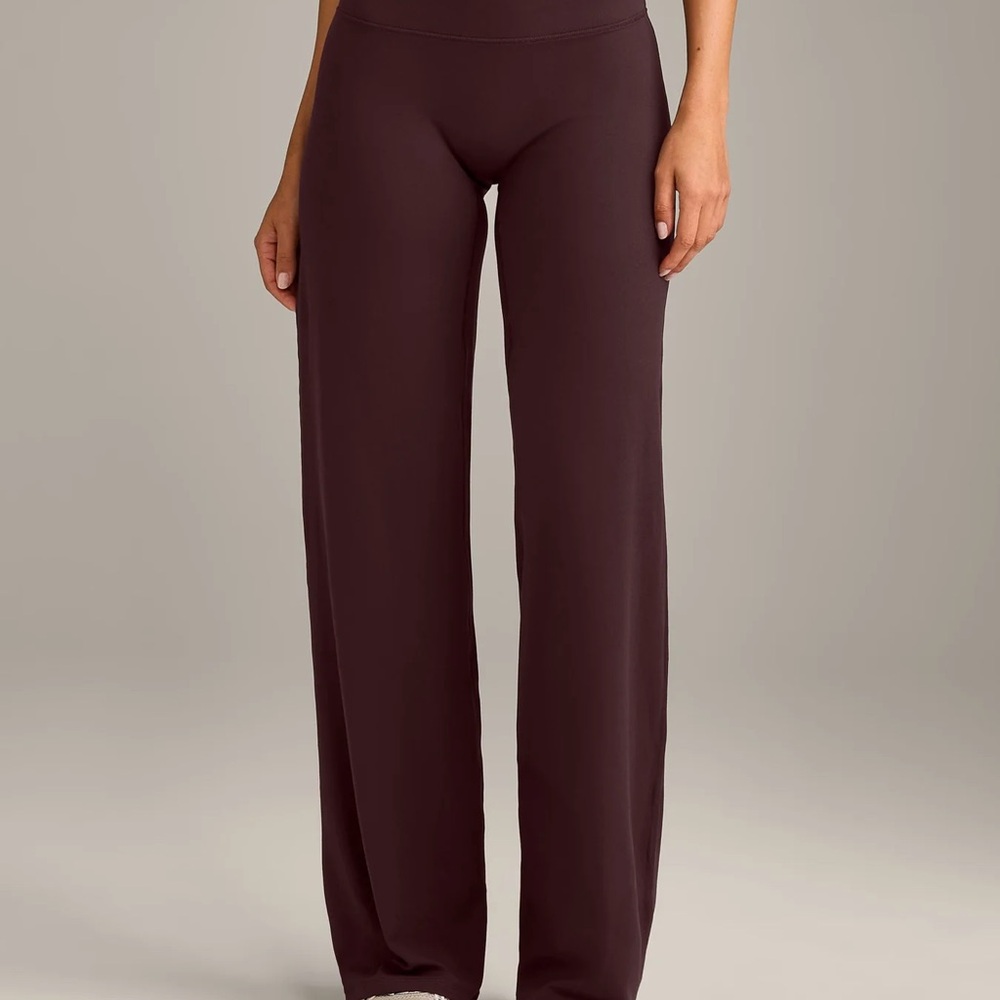 SOFTMOTION™ STRAIGHT LEG BOTTOMS WITH GRAY LOGO - Picture 7 of 8